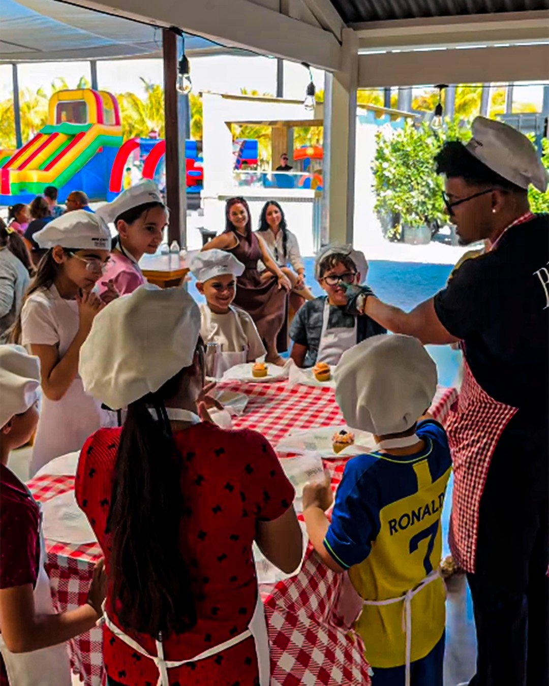 niños aprendiendo a cocinar en redland farmes market florida